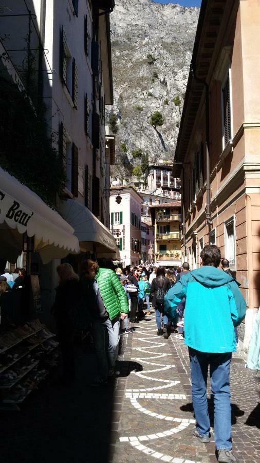 Mansarda Ariel Apartamento Limone sul Garda Exterior foto